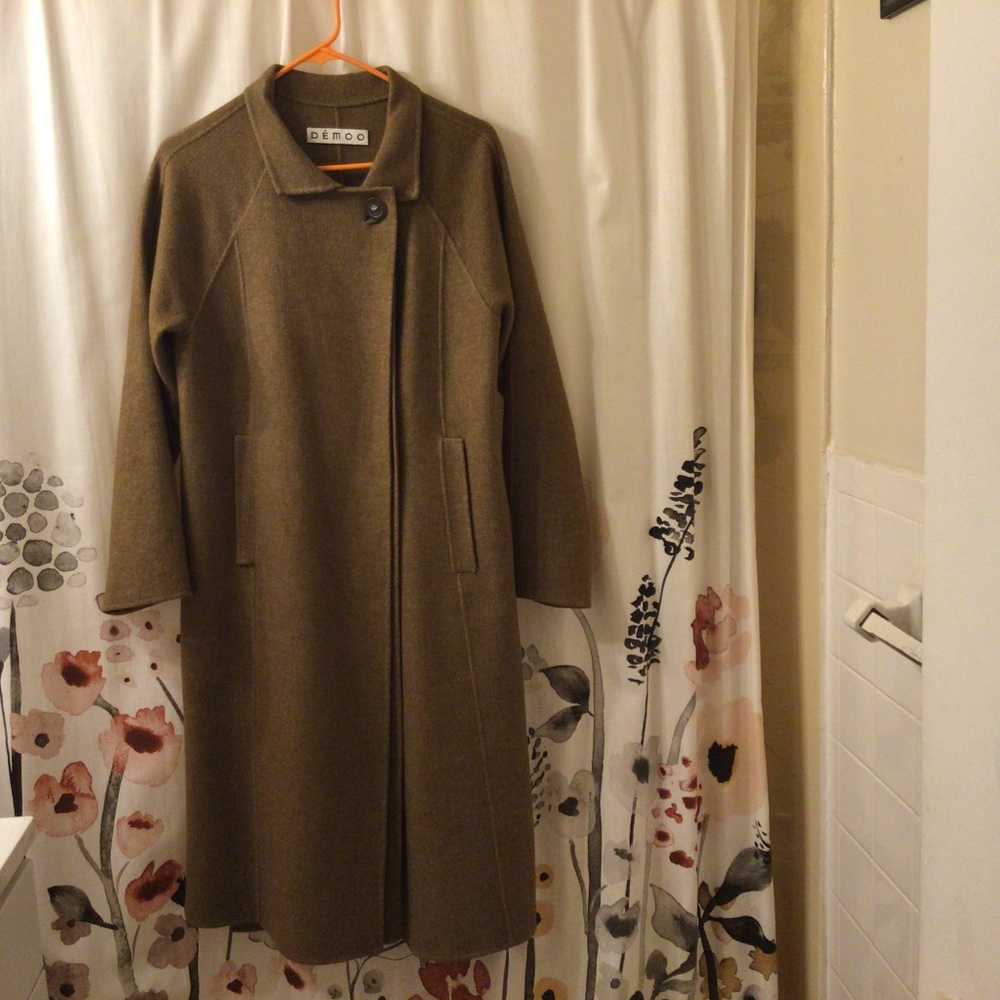 Demoo Parkchoonmoo luxury brand wool blend coat size 38 but roomy Camel color